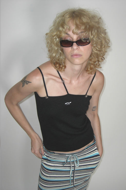 SPIRAL BUTTON THREE STRAP CAMISOLE -BLACK-